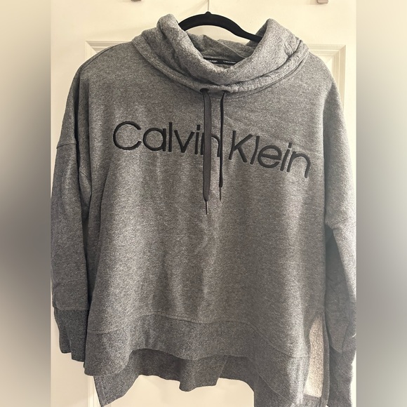 Calvin Klein Sweatshirt - Picture 1 of 5